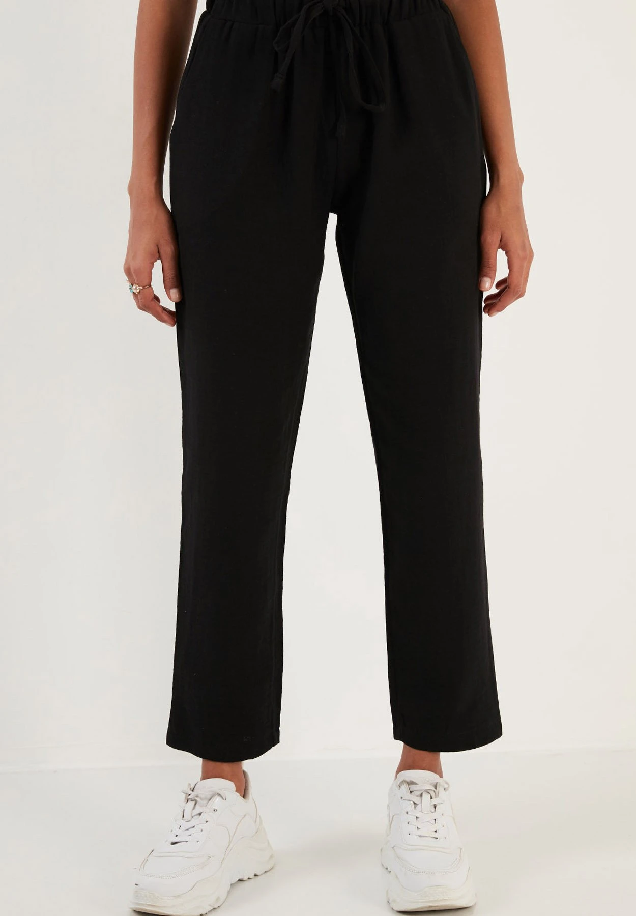 LELA REGULAR FIT - Spodnie Treningowe - Black