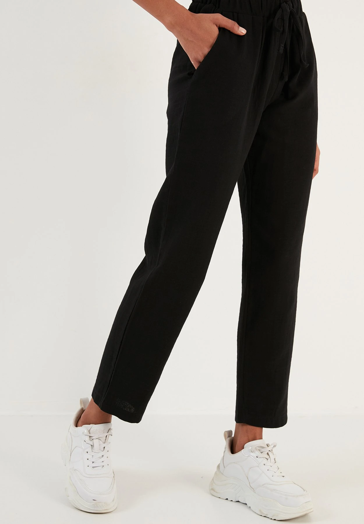 LELA REGULAR FIT - Spodnie Treningowe - Black - obrazek 5