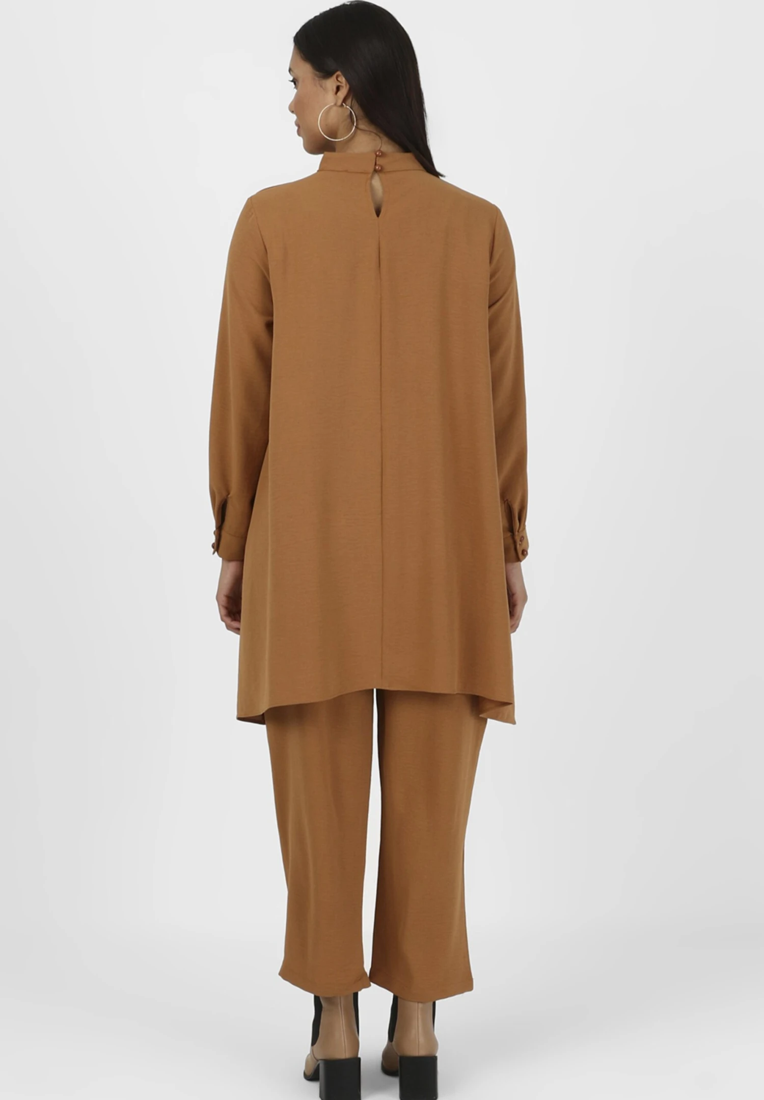 CREW NECK - PLUS SIZE - ALIA - Spodnie Materiałowe - Camel - obrazek 2