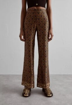 Sandro RECOUPE - Spodnie Materiałowe - Noir