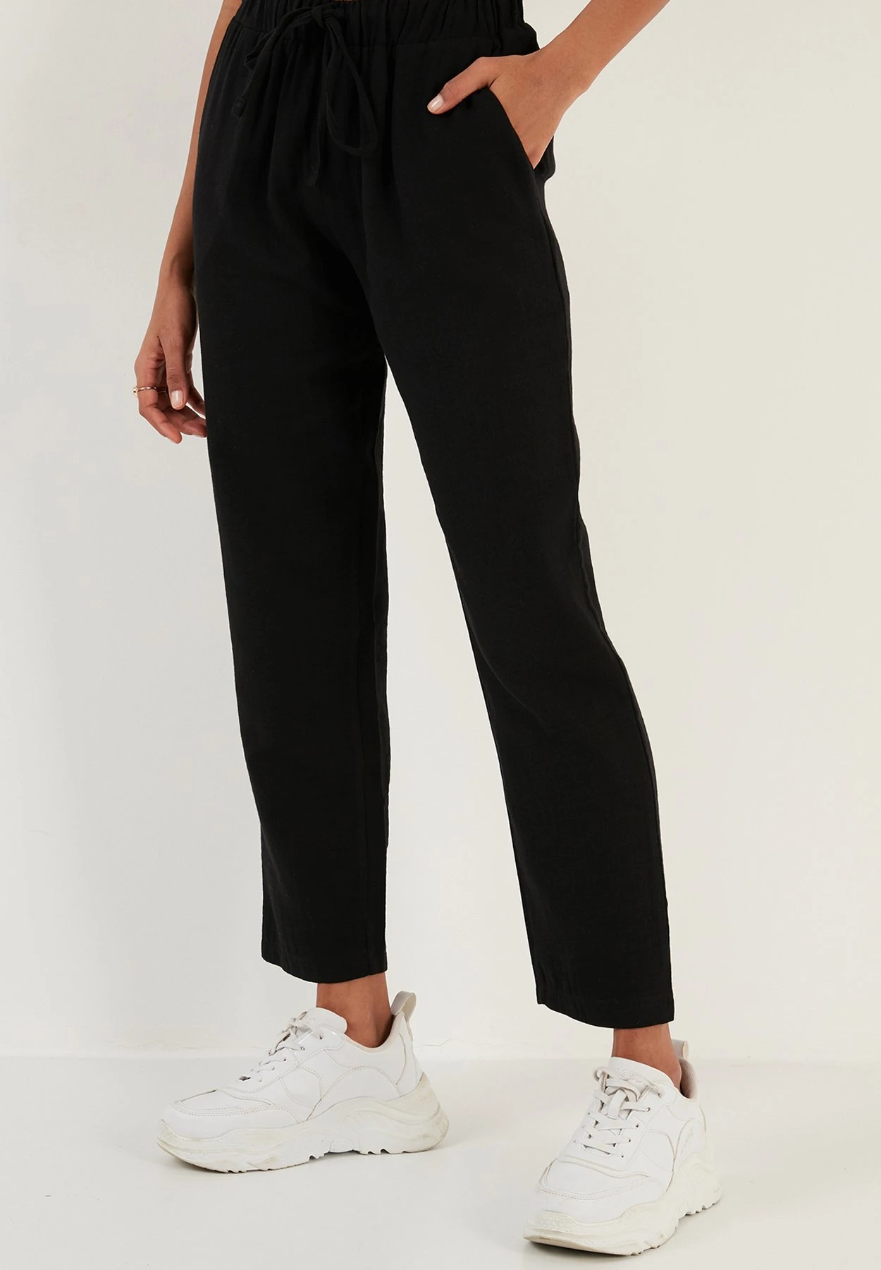 LELA REGULAR FIT - Spodnie Treningowe - Black - obrazek 6