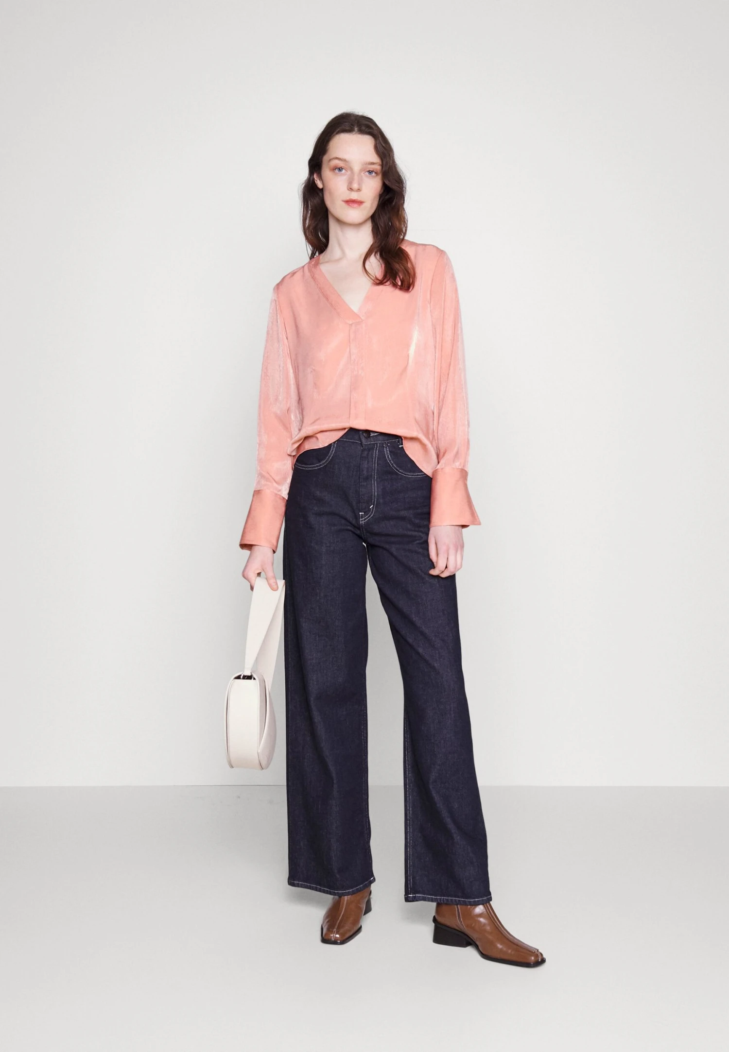 DKNY SPLIT PLEAT - Bluzka - Rouge Blush - obrazek 2