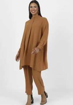 CREW NECK - PLUS SIZE - ALIA - Spodnie Materiałowe - Camel