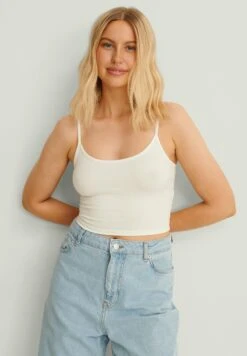 NA-KD MIT SPAGHETTI-TR脛GERN - Podkoszulki - Offwhite