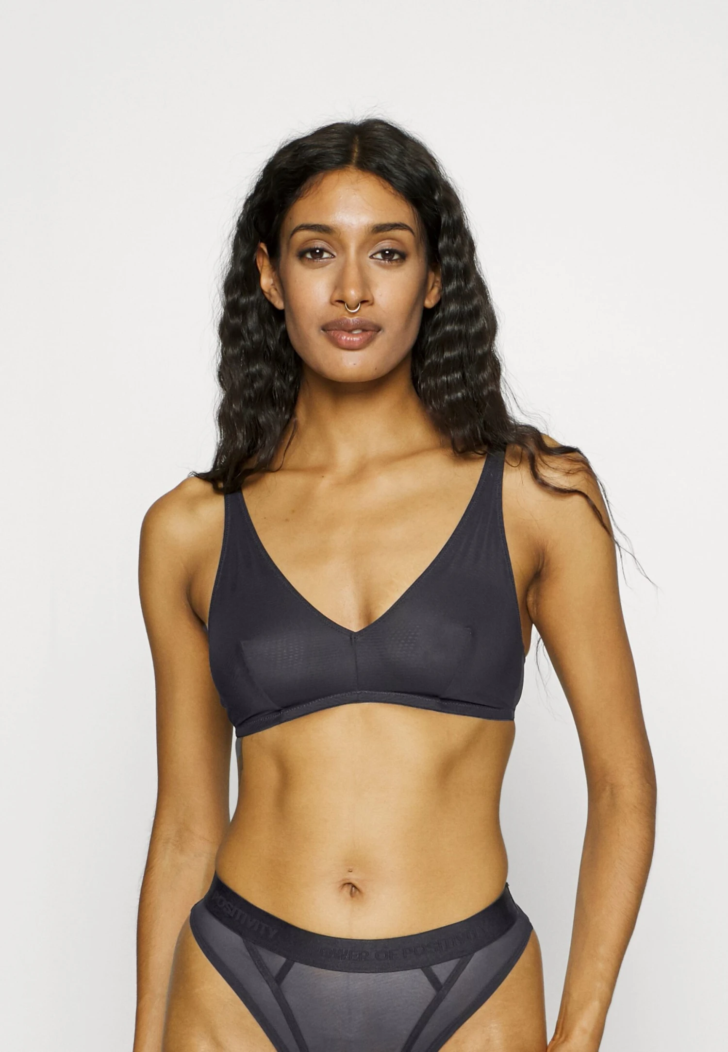 Biustonosz Z Trójkątną Miseczką - Black