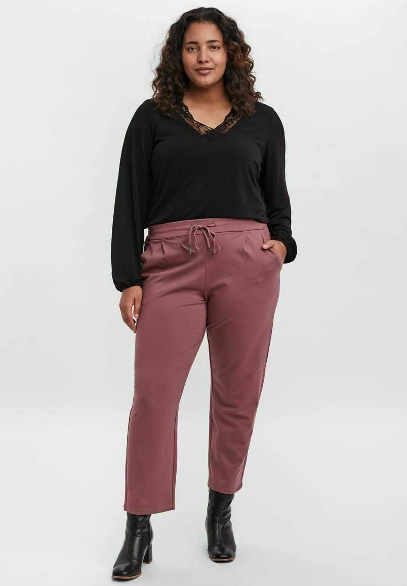 Vero Moda Curve MID-RISE - Spodnie Materiałowe - Rose Brown - obrazek 2