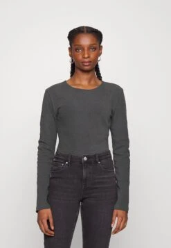 MAGGIE - T-shirt Z Nadrukiem - Grey