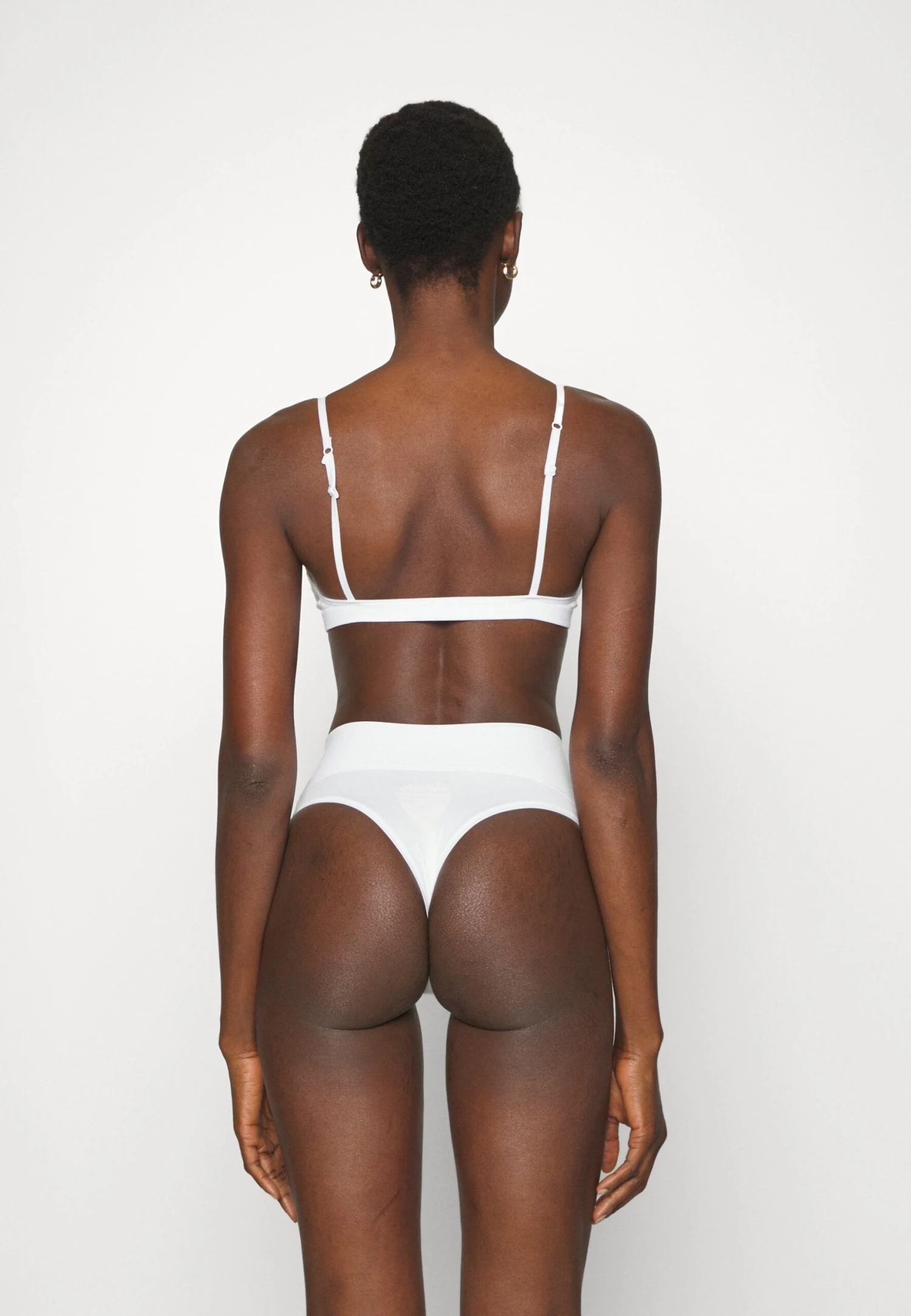 Spanx COTTON COMFORT THONG - Stringi - White - obrazek 3