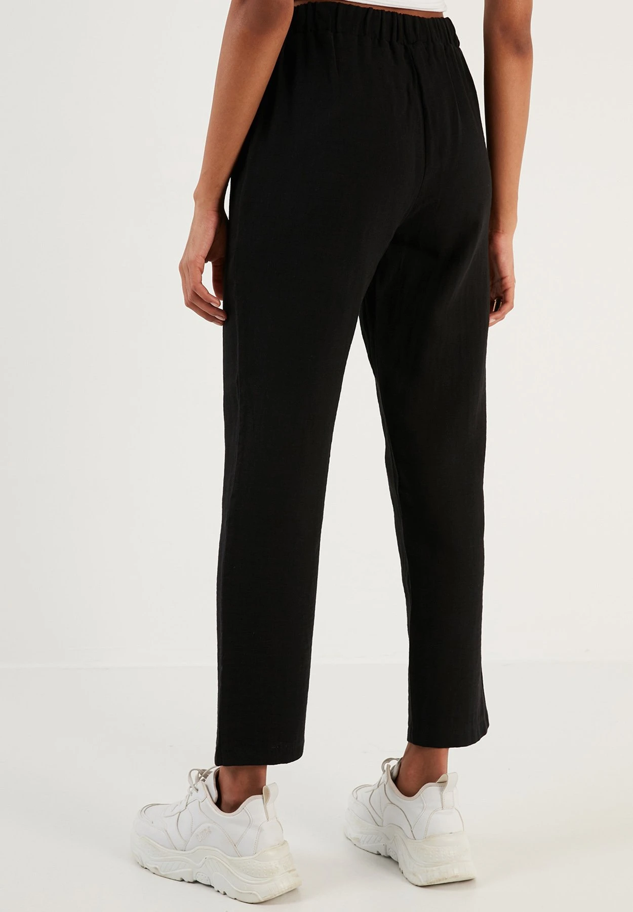 LELA REGULAR FIT - Spodnie Treningowe - Black - obrazek 3