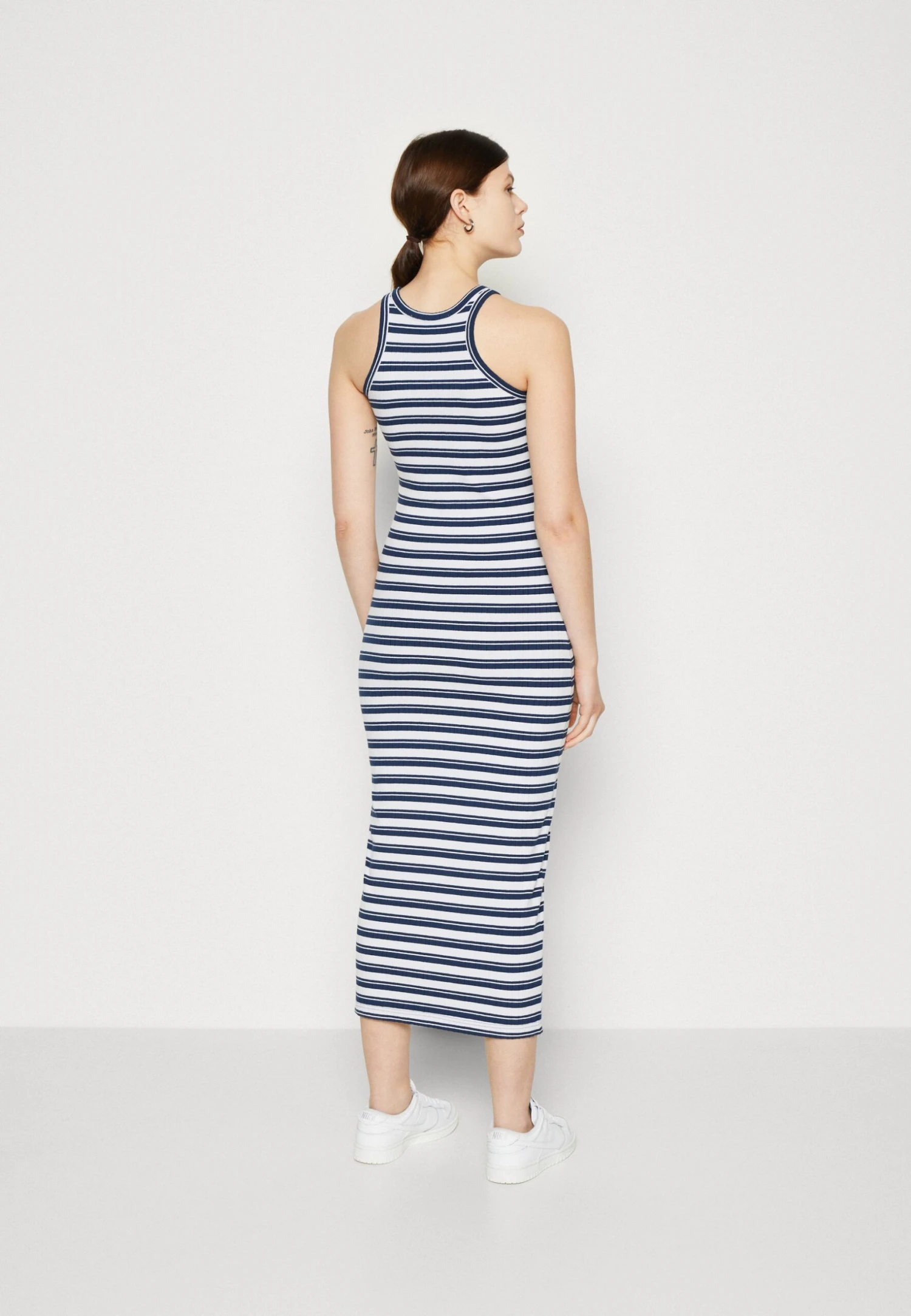 SAMSØE SAMSØE RITA DRESS - Sukienka Z Dżerseju - Blue - obrazek 3