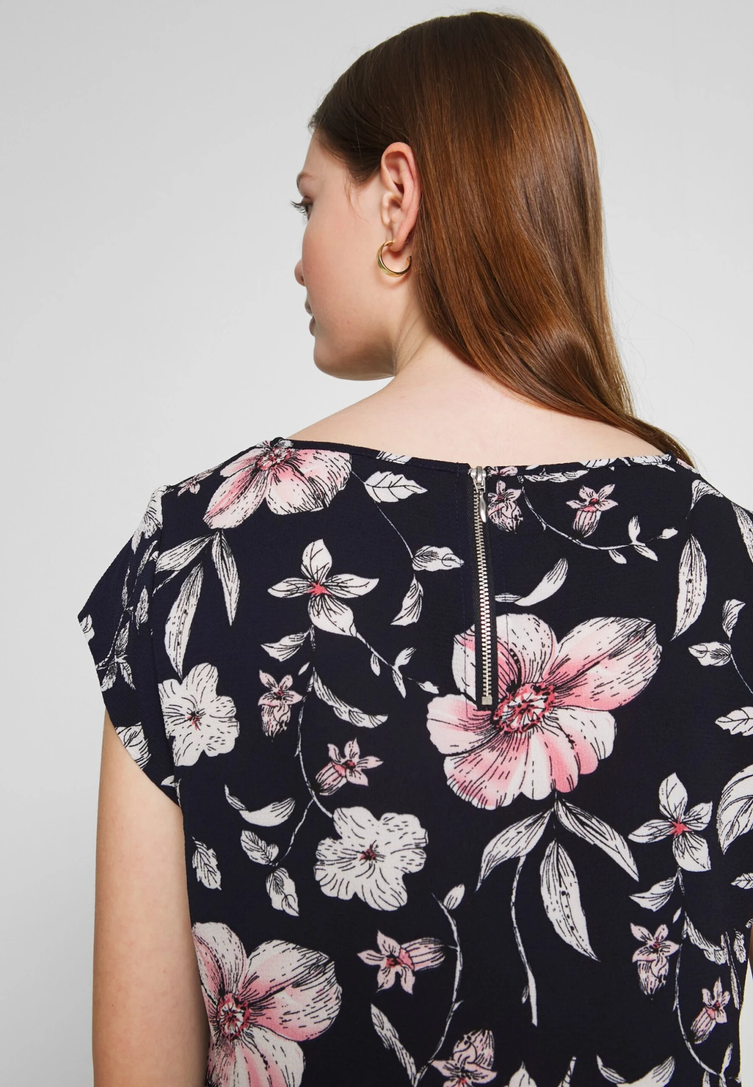 ONLY ONLVIC SS AOP NOOS PTM - Bluzka - Night Sky - obrazek 5